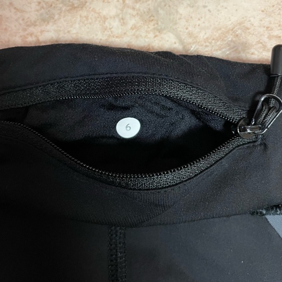Lululemon crop leggings - Picture 2 of 2